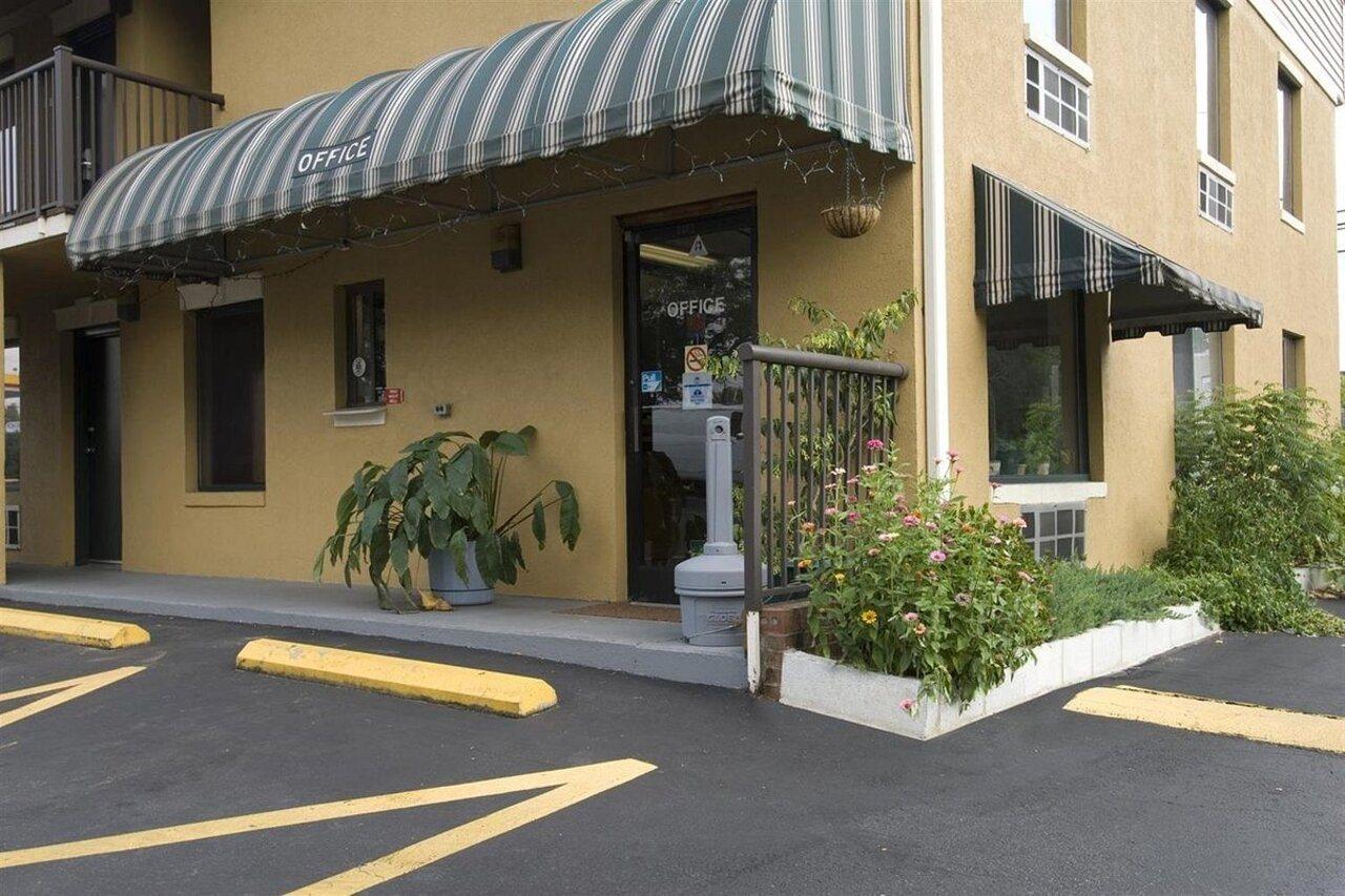 Cabarrus Inn Конкорд Екстериор снимка